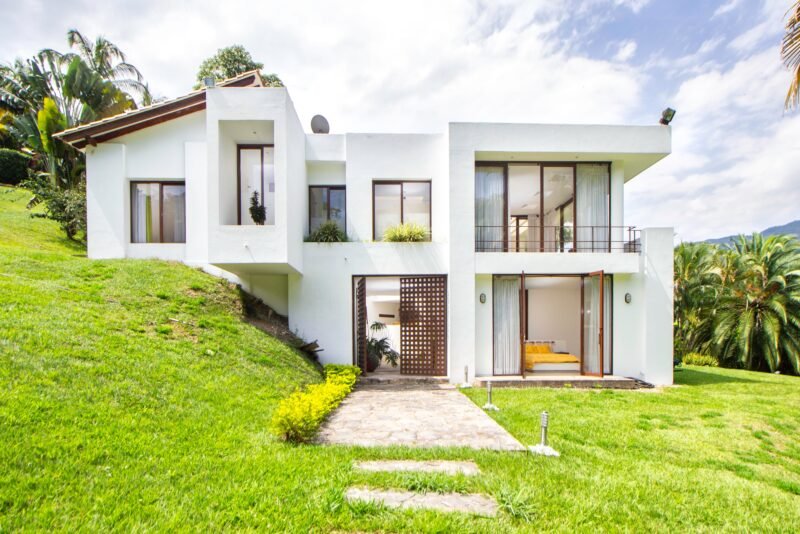 Casa con jardín en Misicata